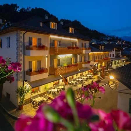 Hotel Italia Кастелло-ді-Ф'ємме Екстер'єр фото